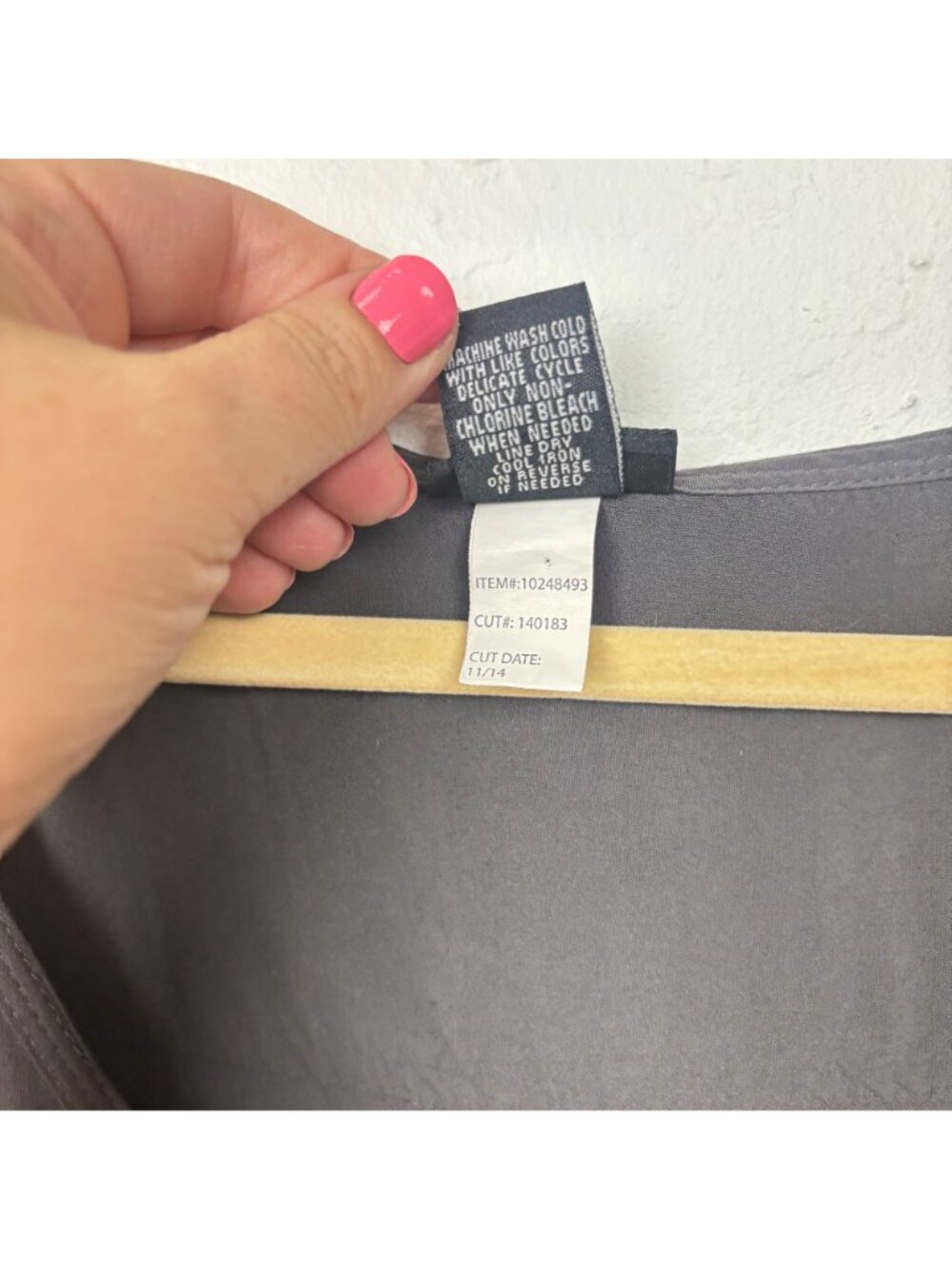 ✨3/$30 Torrid 2X Plus Size V-Neck Button Down Blouse Gray Long Sleeve Roll Tab S - Picture 3 of 5